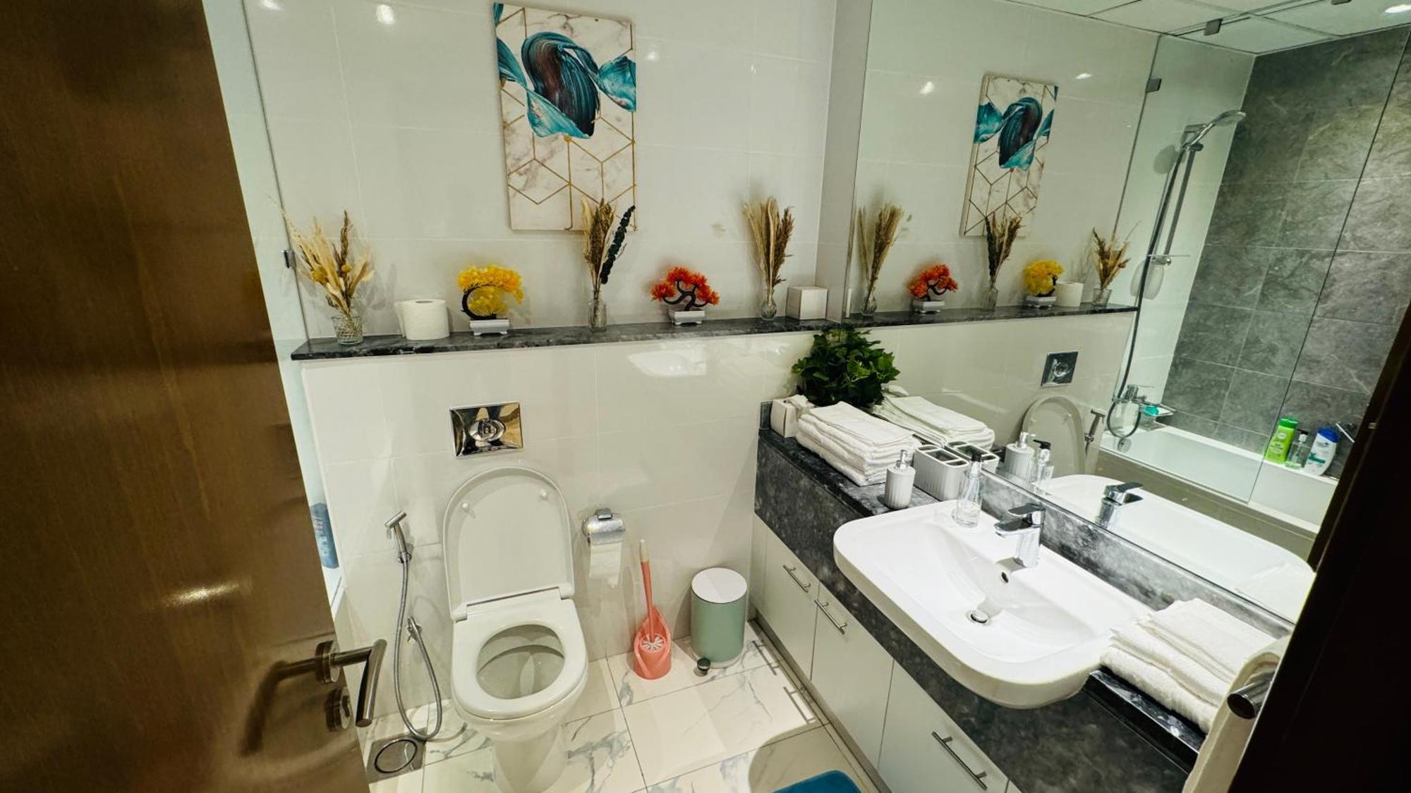 Luxurious Spacious With Breathtaking Views Spacious Burj View Luxury On High Floor Business Bay Downtown Apartment Dubai